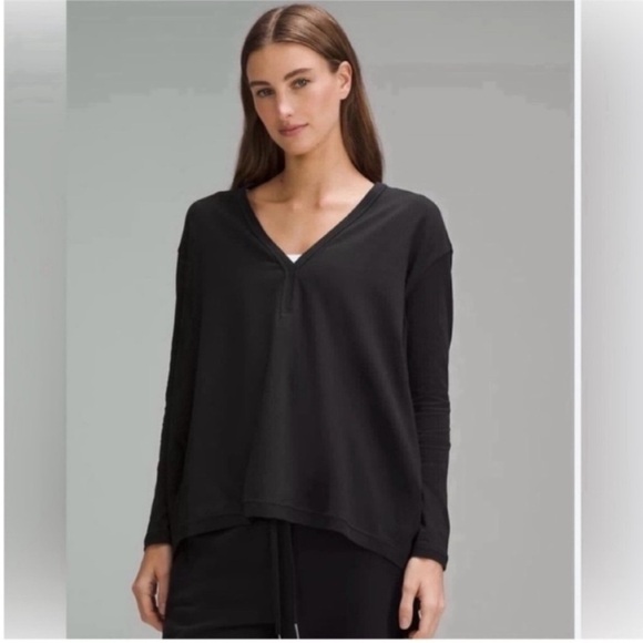 Lululemon Back In Action V-Neck - Picture 1 of 11